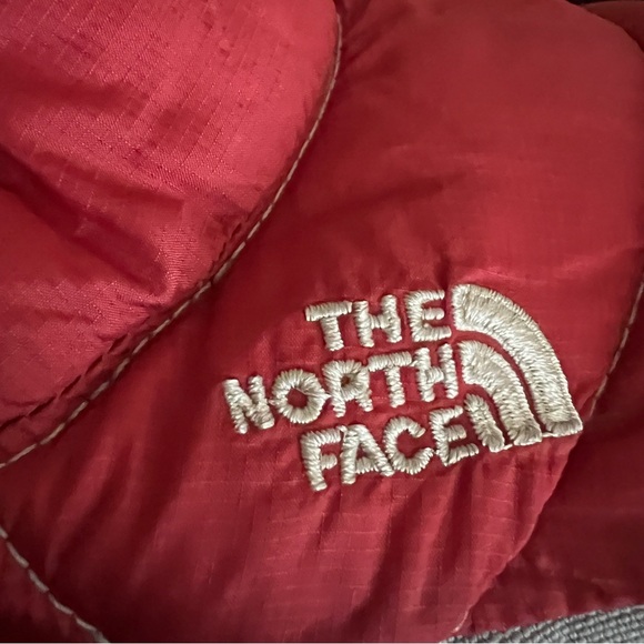 The North Face down slippers size 7-9 - Picture 5 of 7